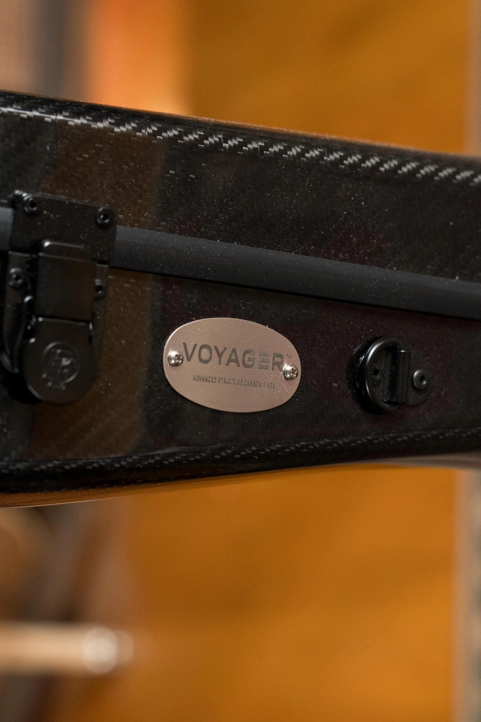 TKL Voyager Universal Black/Blue Carbon Fiber Dreadnought Case - Image 5
