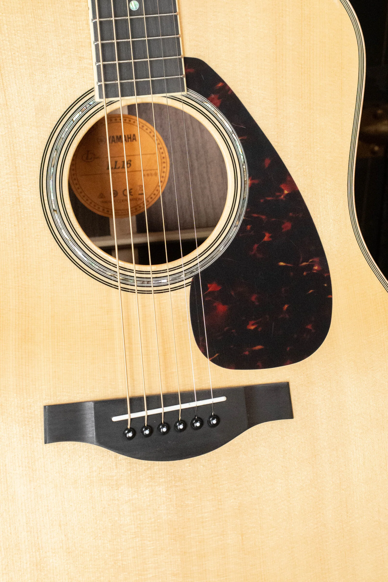 Yamaha LL16 ARE LL Series Engelmann/Rosewood Original Jumbo Acoustic Guitar w/ SRT Zero Impact Pickup #0545 - Image 3